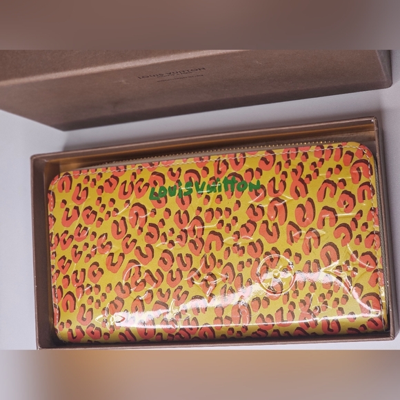 Louis Vuitton Ltd Edition Monogram Vernis Cheetah Print Zippy Wallet! - Picture 4 of 16